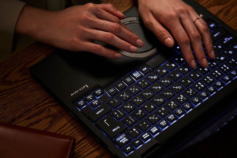 パナソニックが14型の新レッツノート「FV1」発表。コンセプトは