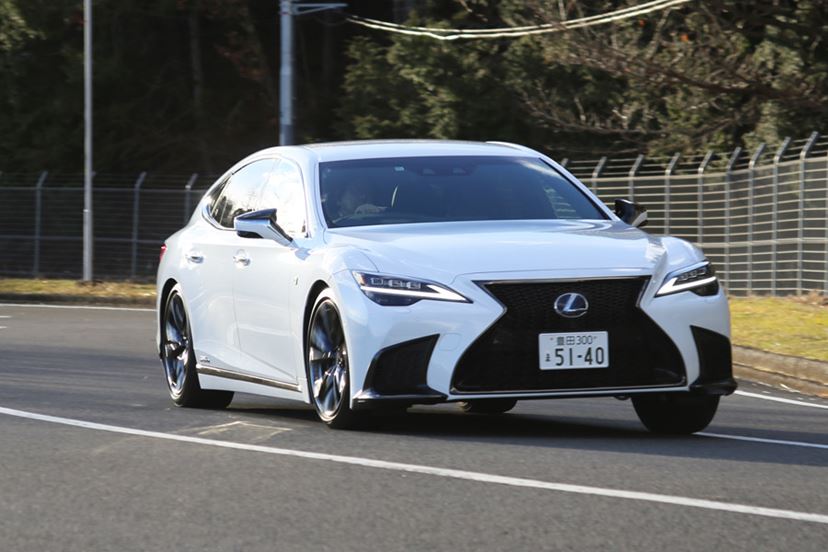 価格は1,351万円。レクサスのフラッグシップモデル「LS Fスポーツ」に