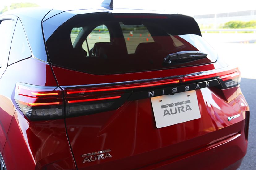 日産「ノートオーラ」2021年秋発売！ 標準のノートとの違いを試乗で