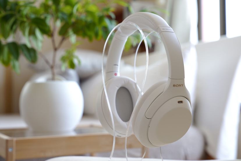 ヘッドホンでサラウンド再生”の最前線！「空間オーディオ」「360