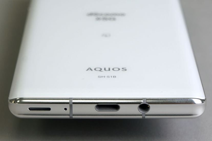 カメラもスゴいが、ディスプレイもスゴい！ シャープ「AQUOS R6