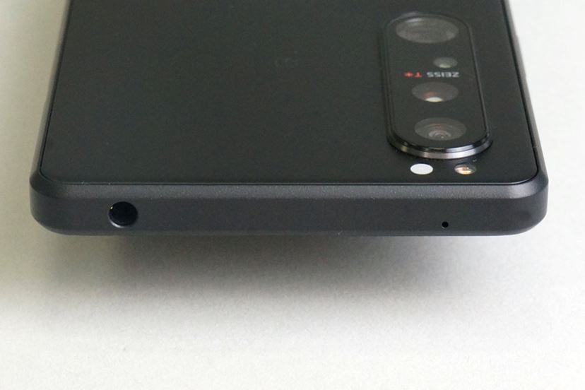 Xperiaの最新ハイエンドモデル「Xperia 1 III」レビュー。高価 Xperiaの最新ハイエンドモデル「Xperia 1 III」レビュー。高価