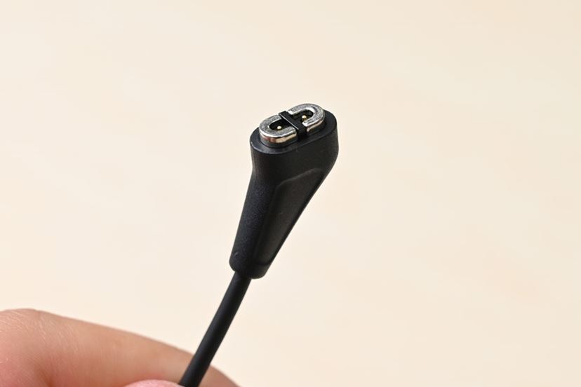 テレワーク用イヤホンの最適解!? 可動式マイクを搭載した