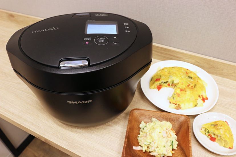 本体幅が小さくなった！ 食材をつぶしたり、泡立てもできる新型「ヘルシオ ホットクック」 - 価格.comマガジン