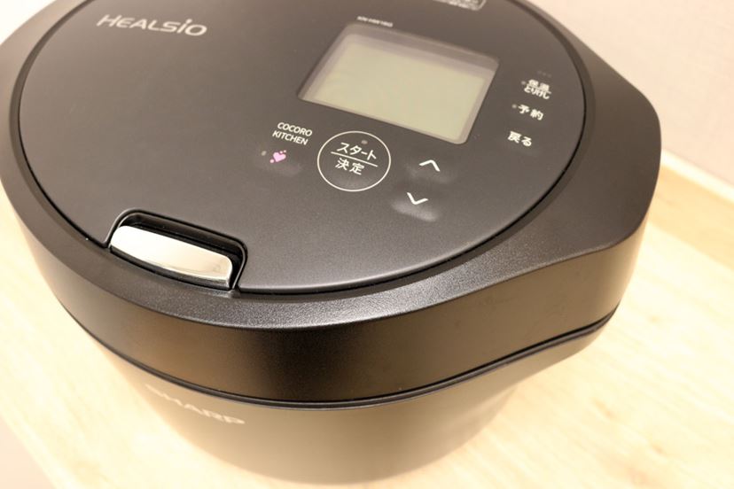 本体幅が小さくなった! 食材をつぶしたり、泡立てもできる新型 本体幅が小さくなった! 食材をつぶしたり、泡立てもできる新型