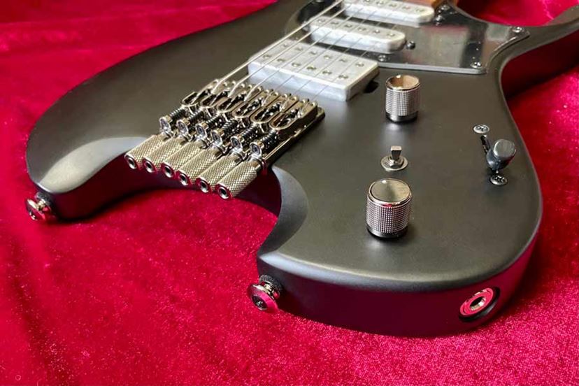 あのIbanezからも待望モデル登場！ 今こそヘッドレスギターに注目
