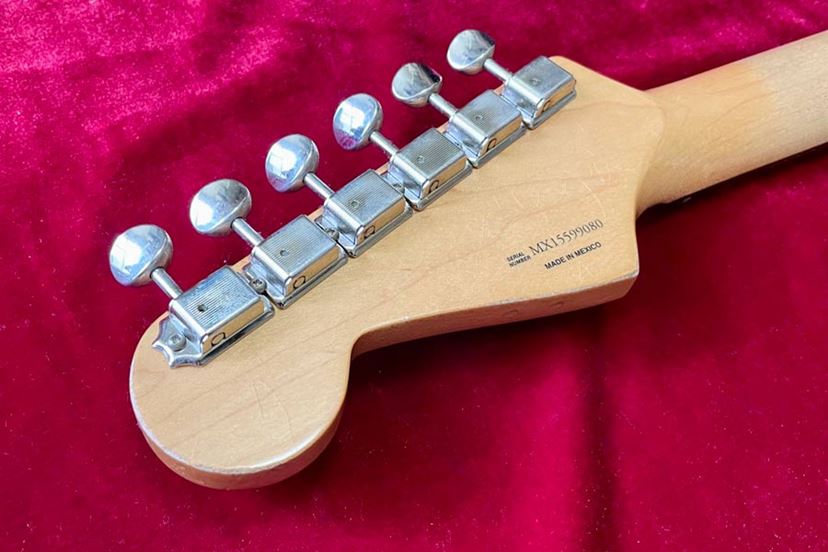 あのIbanezからも待望モデル登場！ 今こそヘッドレスギターに注目