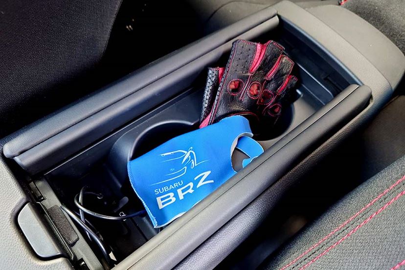 小物入れの少ない新型BRZオーナーが見つけた”便利なカップホルダー”と