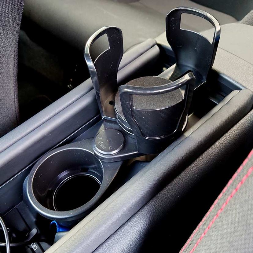 小物入れの少ない新型BRZオーナーが見つけた”便利なカップホルダー”と