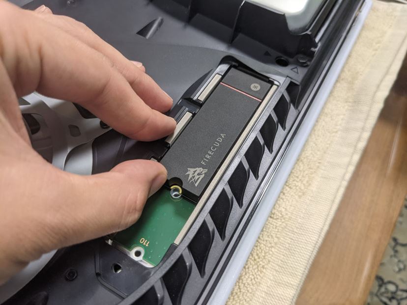 PS5のSSD増設のやり方を解説！ 取り付け方法から速度測定まで - 価格
