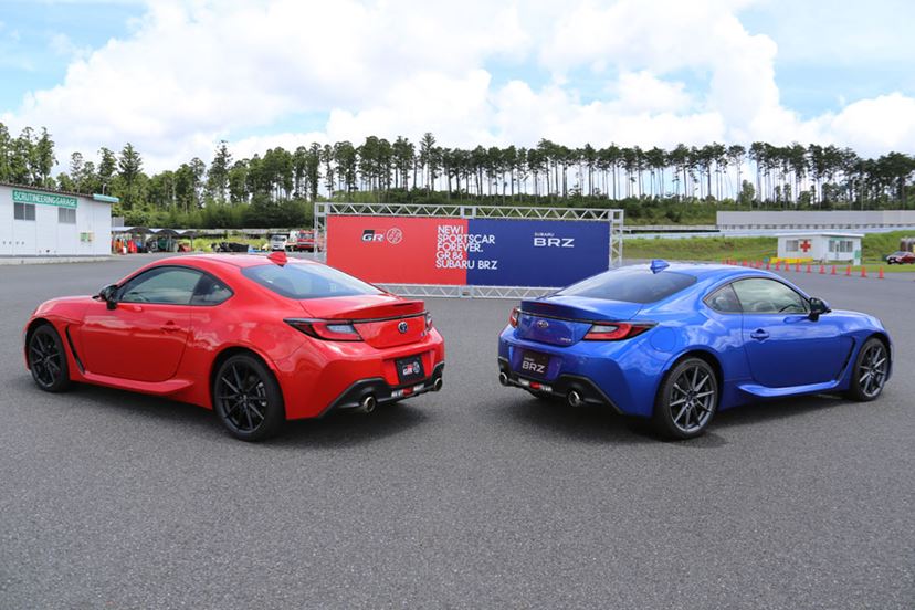 トヨタ Gr86 とスバル Brz のエクステリアの違い 当初案はエンブレム変更のみだった 価格 Comマガジン