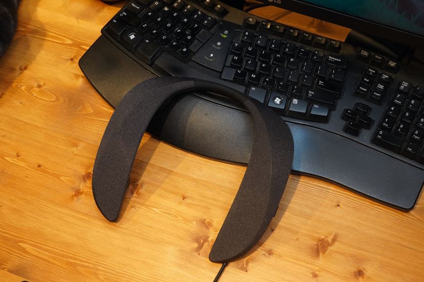 パナソニックのゲーミングネックスピーカーはネックバンドで本当