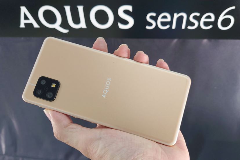 キャリアによって1.7万円もの価格差！「AQUOS sense6」がドコモとauから順次発売 - 価格.comマガジン