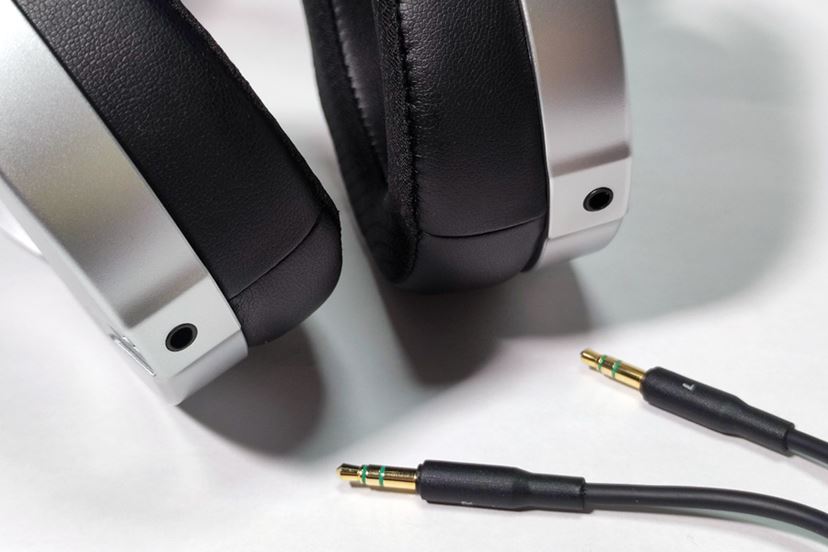 1台で有線も無線も楽しめるHIFIMAN平面磁界型ヘッドホン「DEVA