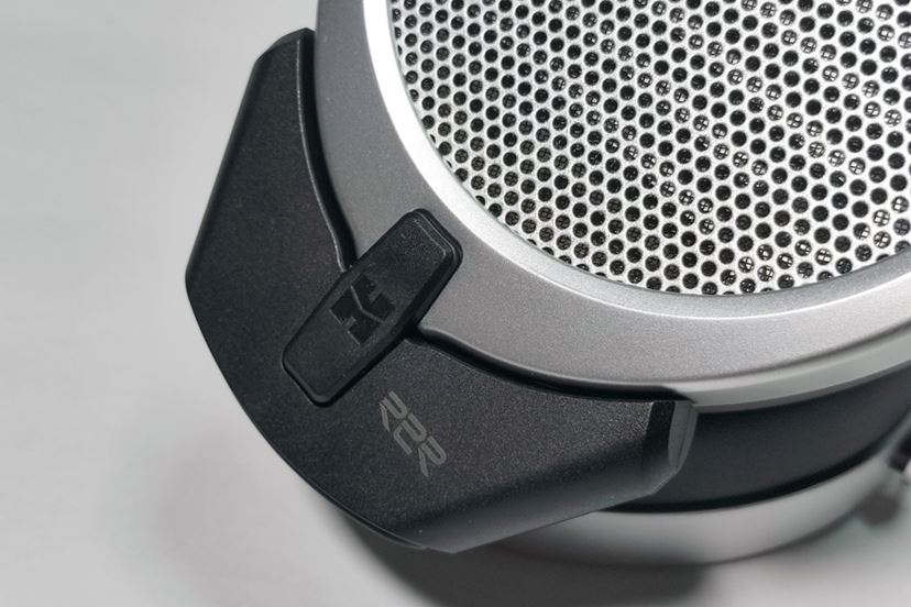 1台で有線も無線も楽しめるHIFIMAN平面磁界型ヘッドホン「DEVA