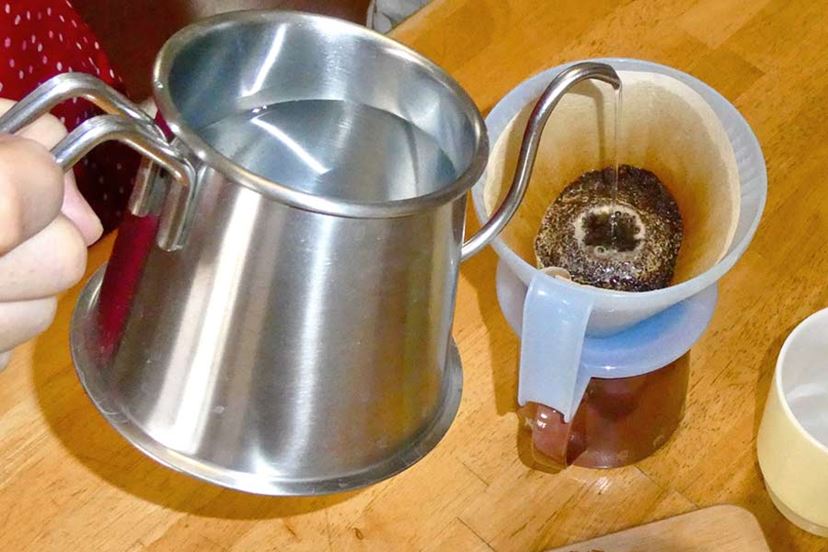 お湯が“真下に”落ちる！ コーヒーをおいしくいれられる魔法のドリップ