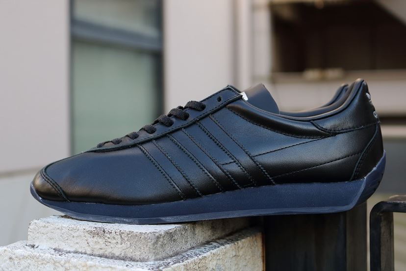1980年代に人気爆発！ アディダス「カントリー」が日本限定色で復刻