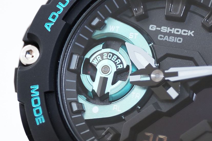 メガヒットした「八角形G-SHOCK」の後継機はカーボンの有能さを