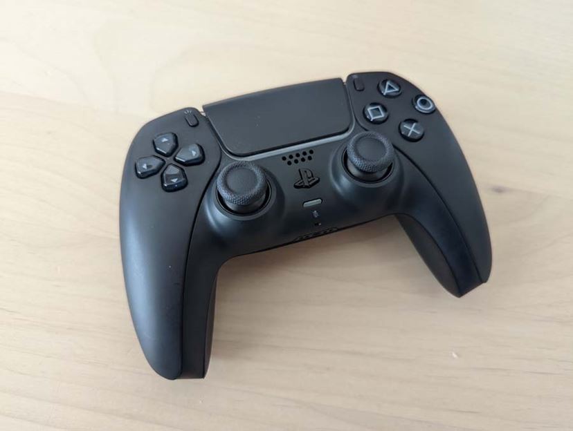 PS5の周辺機器って本当に必要？ 純正品を全部試してみた - 価格.com