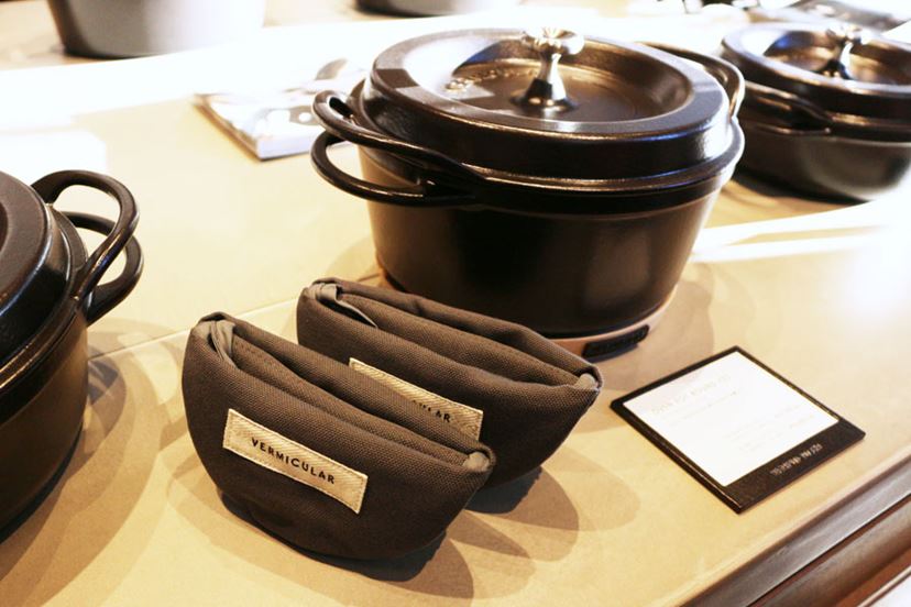 バーミキュラ オーブンポットラウンド26cm SUKIYAKI（パールブラウン