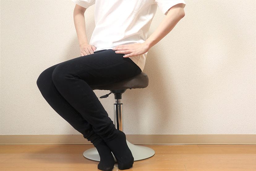 運動嫌いに朗報…！ ミズノがスクワットを補助してくれるイスを