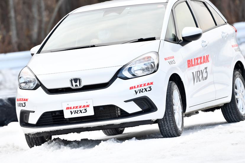 ブリヂストンの最新スタッドレスタイヤ「ブリザック VRX3」を雪上試乗