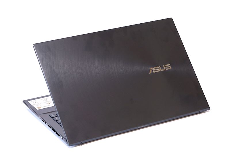 美麗な有機EL！ 外付けGPUなしの高性能ノートPC「Zenbook Pro 15 OLED