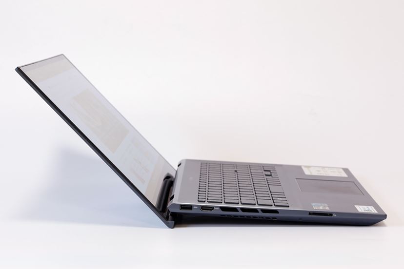 美麗な有機EL！ 外付けGPUなしの高性能ノートPC「Zenbook Pro 15 OLED