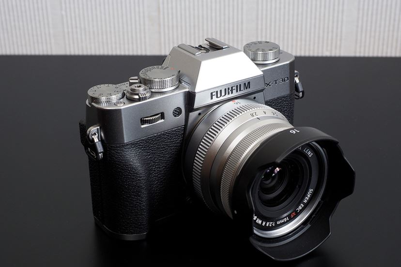 Fujifilm X-T30 IIレンズキット・SIGMA30mm F1.4 Fujifilm X-T30 Camera and Sigma 30mm F1.4 C Lens