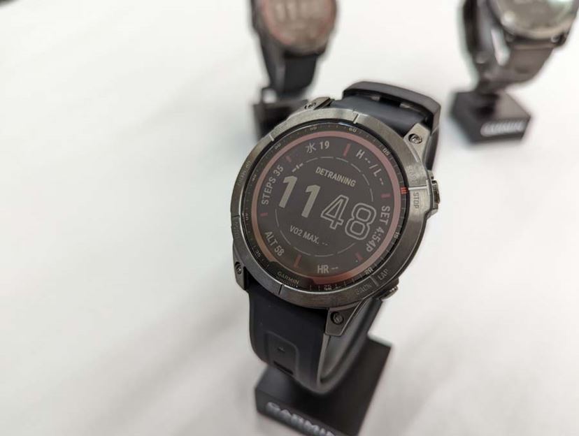 ガーミンがソーラー充電対応スマートウォッチ「fenix 7」を発表