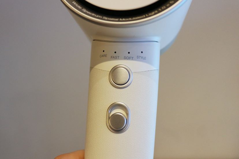 太陽のような光と風でやさしく乾かすヘアドライヤー「Zuvi Halo 太陽のような光と風でやさしく乾かすヘアドライヤー「Zuvi Halo