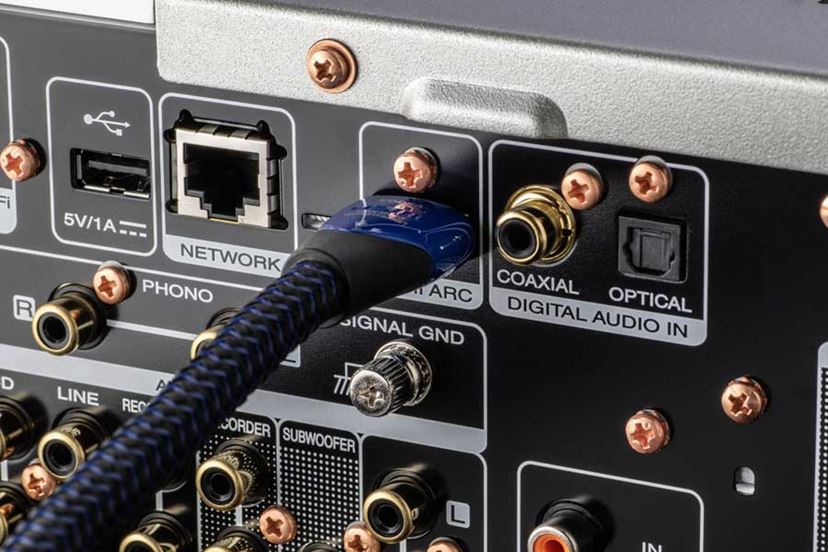 テレビとHDMI接続できるマランツのネットワーク対応2chアンプ「MODEL