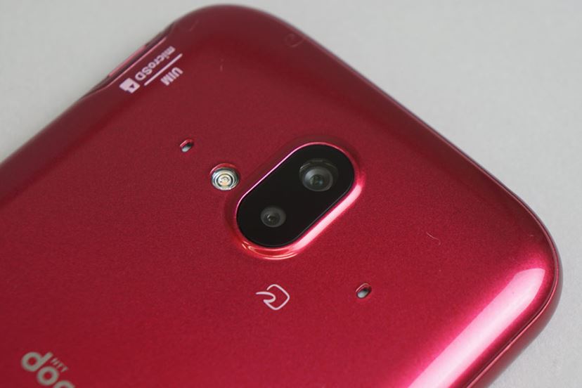 基本性能が大幅にアップしたシニア向け5Gスマホ、FCNT「らくらく