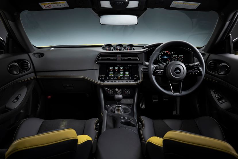 日産 新型「フェアレディZ」Proto Specの価格を先代やライバル車と比較