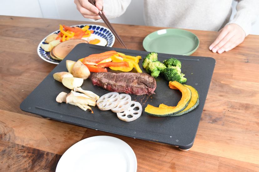 収納場所をとらないって最高！厚さ3mmの薄型ホットプレート「abien