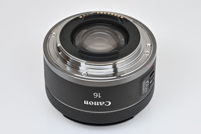 小型・軽量で実売3万円台、キヤノン「RF16mm F2.8 STM」は“超 小型・軽量で実売3万円台、キヤノン「RF16mm F2.8 STM」は“超