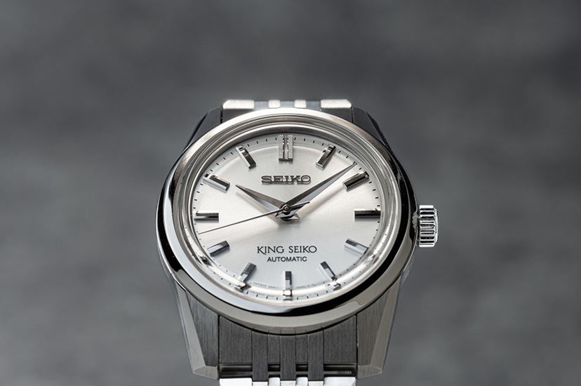 バ*ム様 KING SEIKO 手巻き時計 シルバー文字盤 2022年最大の話題作！ 国産高級時計「キングセイコー」が60余年