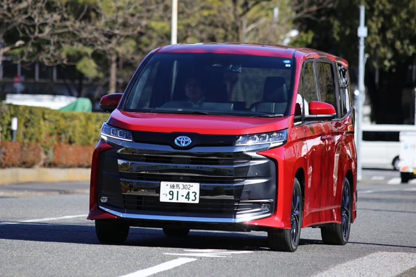 トヨタ「ノア」「ヴォクシー」買うならどっち！？ 新型の魅力から 