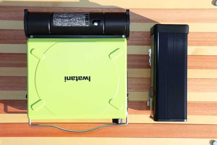 折りたためるイワタニのカセットコンロ。FORE WINDS「フォールディング