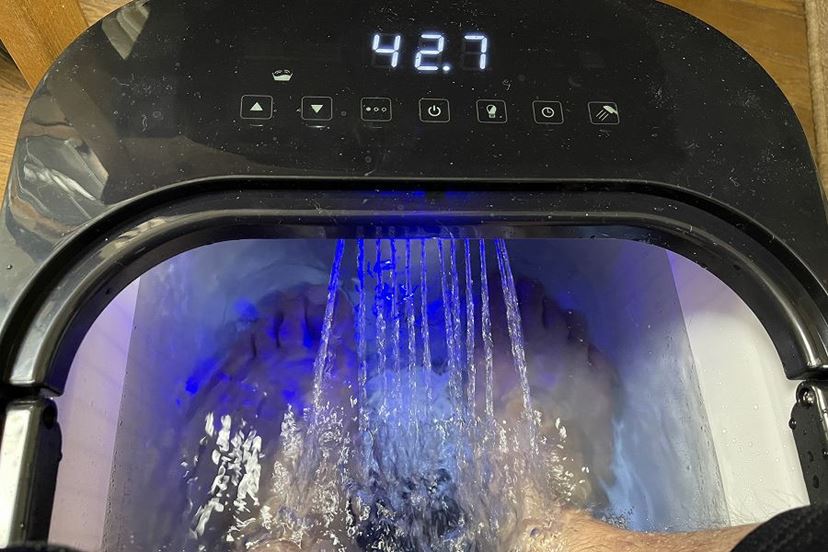 かけ湯や足つぼローラー付き！ 120点の足湯マシン「おうち秘湯