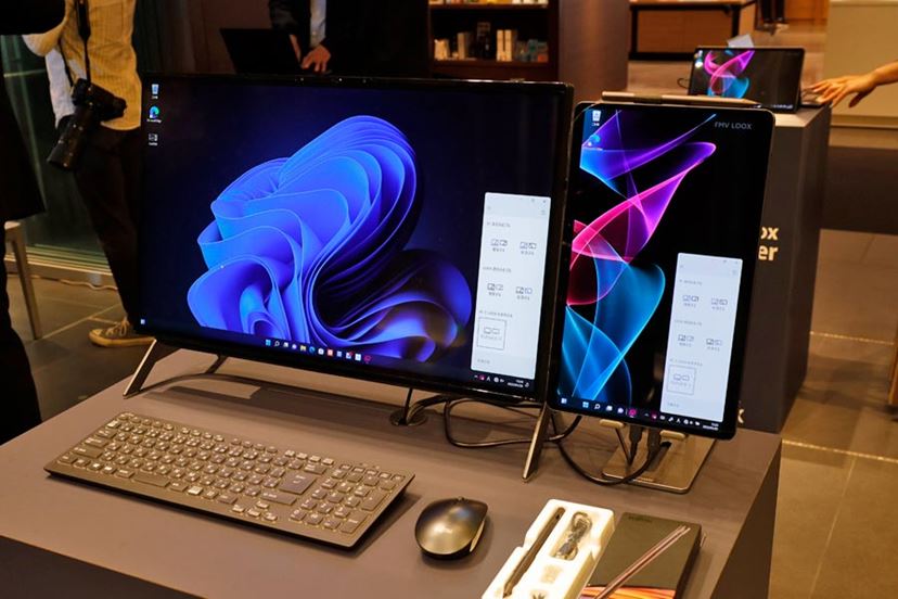 11年ぶりの復活! 世界最軽量約599gの13.3型Windowsタブレット 11年ぶりの復活! 世界最軽量約599gの13.3型Windowsタブレット