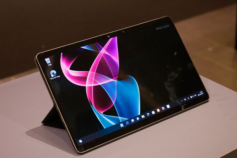 11年ぶりの復活！ 世界最軽量約599gの13.3型Windowsタブレット「FMV LOOX」 - 価格.comマガジン