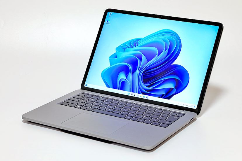 ユニークな変形機構を備えた高性能な14.4型2in1PC「Surface Laptop Studio」 - 価格.comマガジン