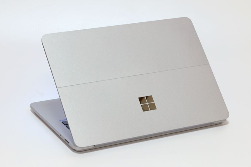 ユニークな変形機構を備えた高性能な14.4型2in1PC「Surface Laptop Studio」 - 価格.comマガジン