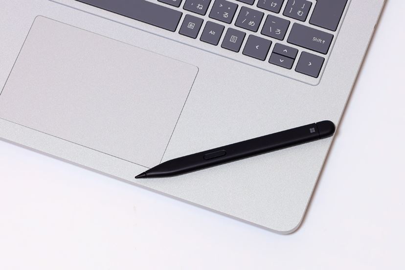 ユニークな変形機構を備えた高性能な14.4型2in1PC「Surface ユニークな変形機構を備えた高性能な14.4型2in1PC「Surface