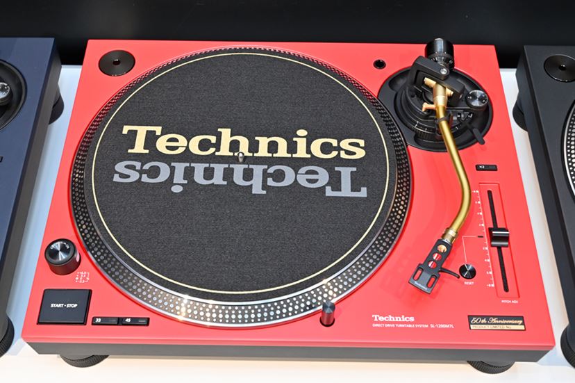 全7色のカラバリ展開！ Technicsの映えるアナログターンテーブル「SL-1200M7L」 - 価格.comマガジン