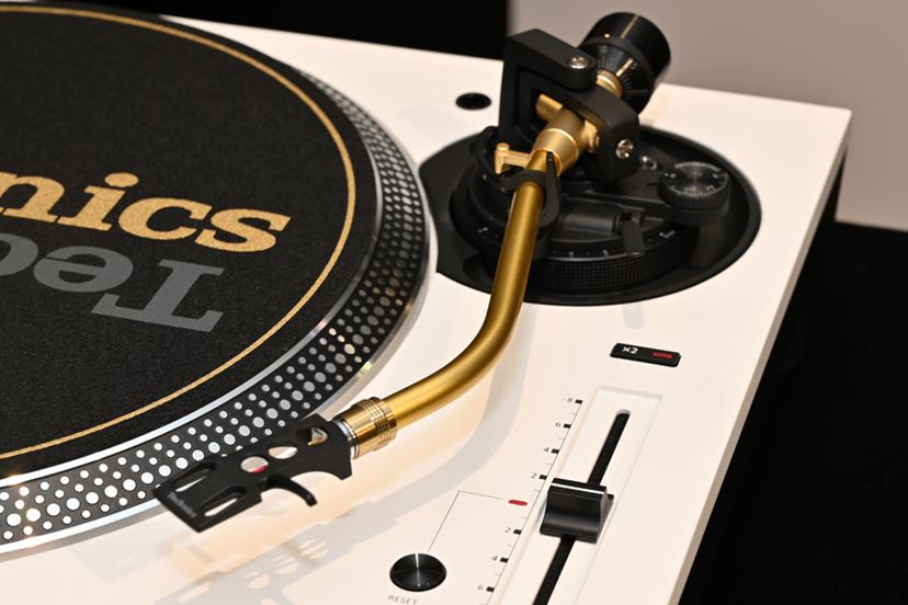 全7色のカラバリ展開！ Technicsの映えるアナログターンテーブル「SL-1200M7L」 - 価格.comマガジン