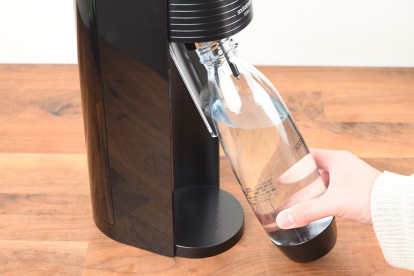 ワンタッチで素早くガスシリンダーを装着できる新機能がイイ！ソーダ