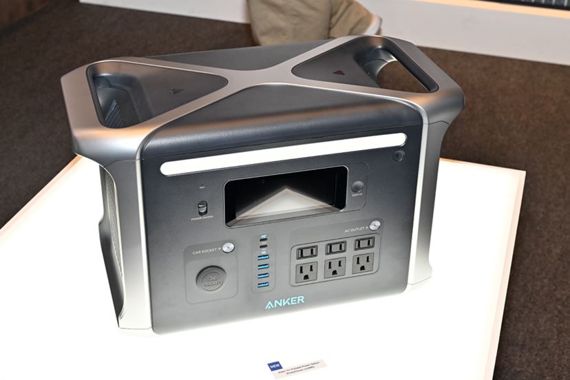 Ankerのシーリング一体型プロジェクター「Nebula Nova」など新 Ankerのシーリング一体型プロジェクター「Nebula Nova」など新