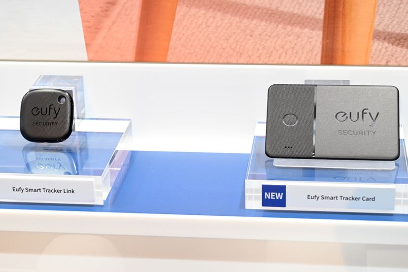 Ankerのシーリング一体型プロジェクター「Nebula Nova」など新製品を